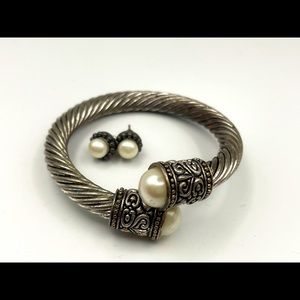 Silver bracelet and earring set
